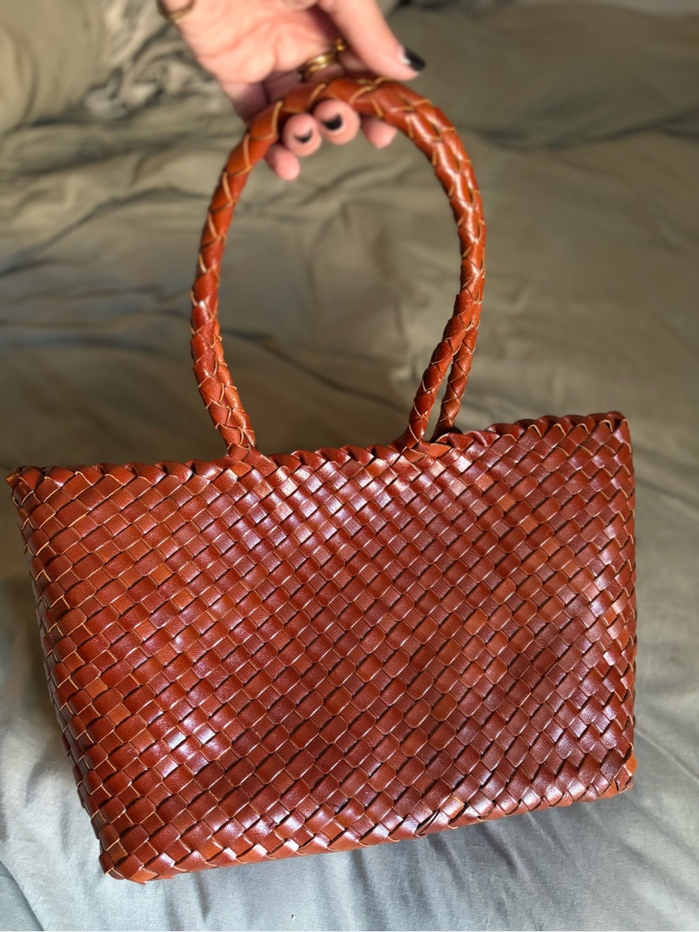Handwoven artisanal tote with detachable lining pouch 100% leather -brand new